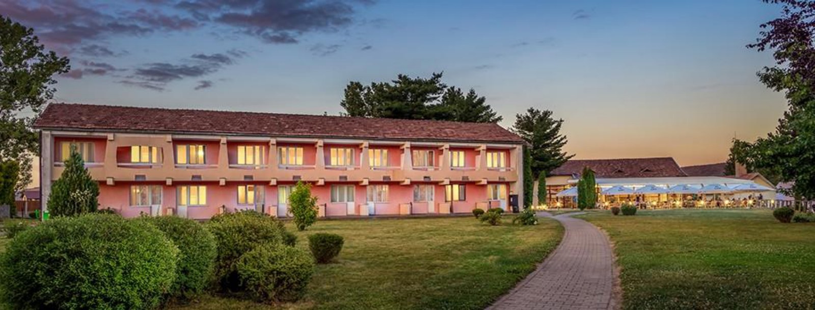 Exteriorul motelului – Motel Gilău, Comuna Gilău, Cluj